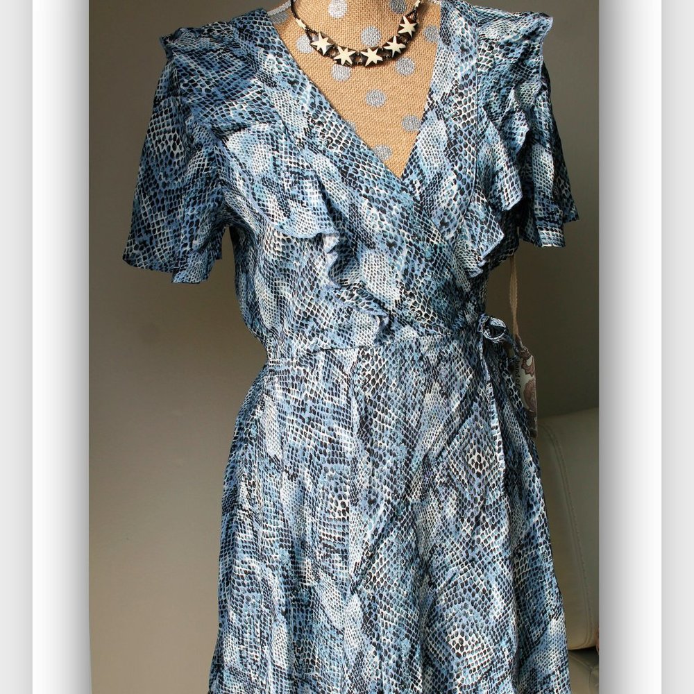 NWT Band of Gypsies Blue Snake Skin Small